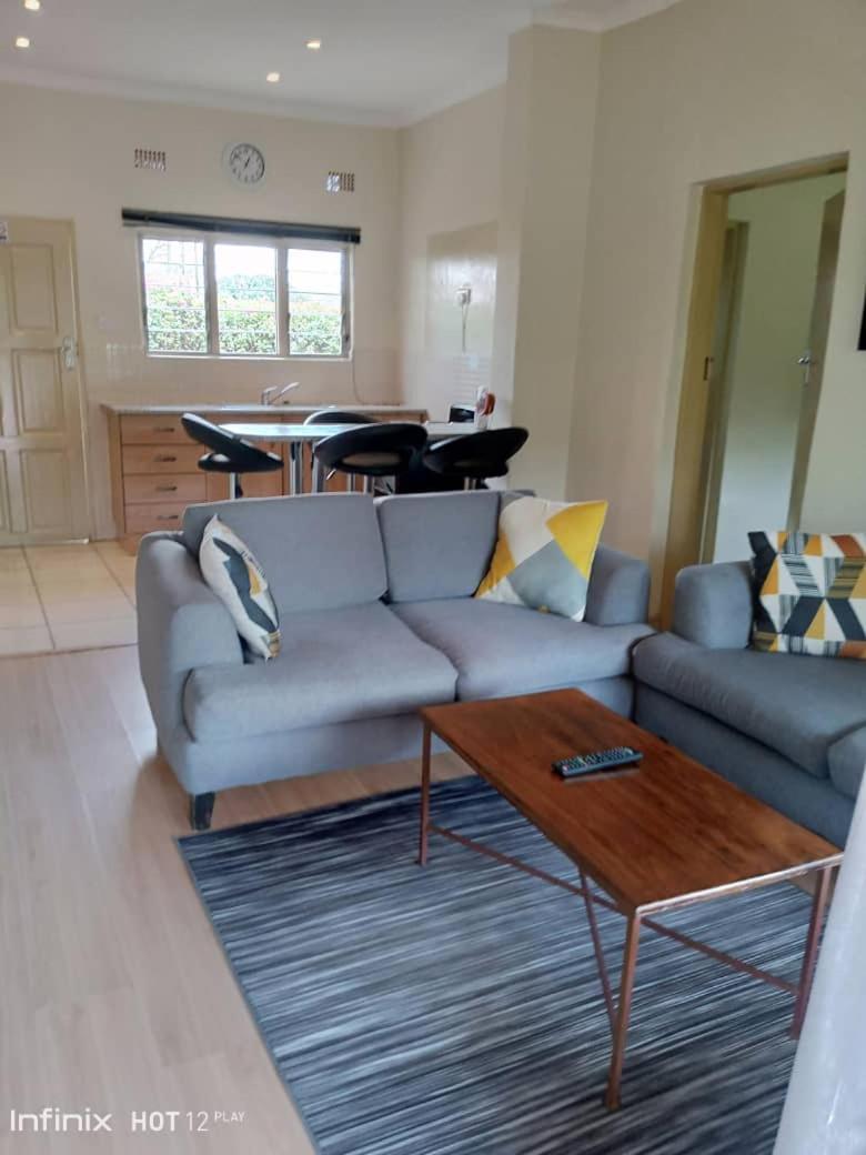 Victoria Apartments Livingstone Extérieur photo